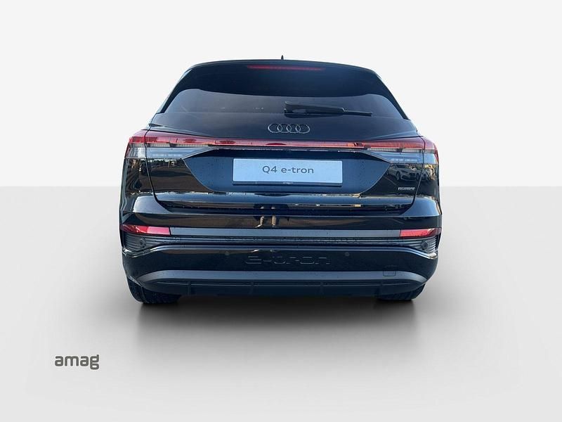 Neu Audi Q4 e-tron Comfort 210 kW (286 PS) 2026 Mythosschwarz metallic SUV