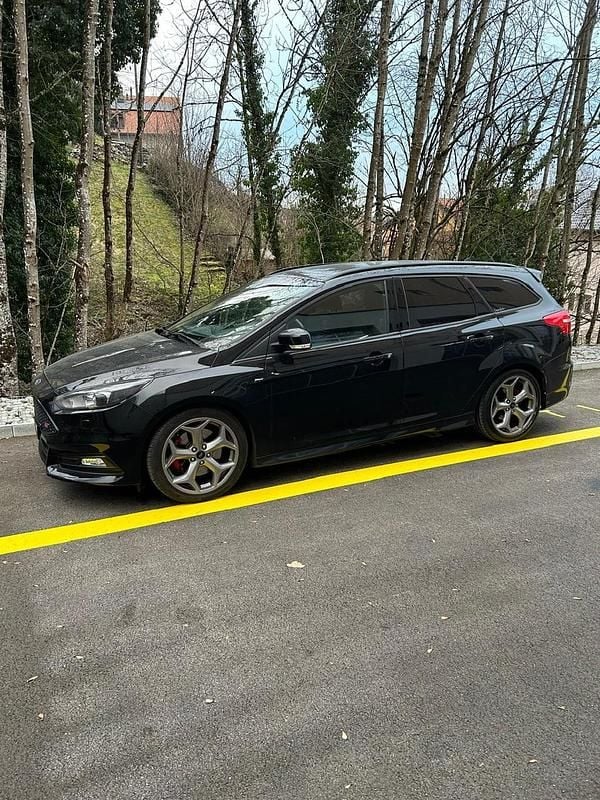 Gebraucht 2016 Ford Focus ST | CHF 15’900 (Teuer) - Bild 1/4
