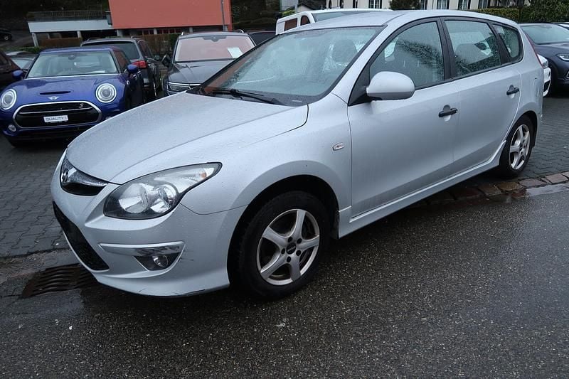 Gebraucht Hyundai i30 Style 126 PS (92 kW) 2010 Kombi