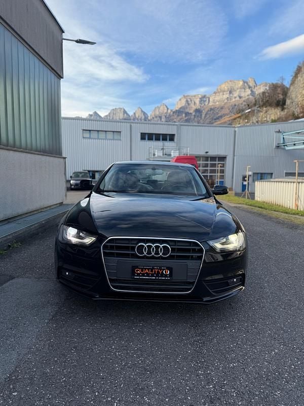 Gebraucht Audi A4 136 PS (100 kW) 2013 Limousine