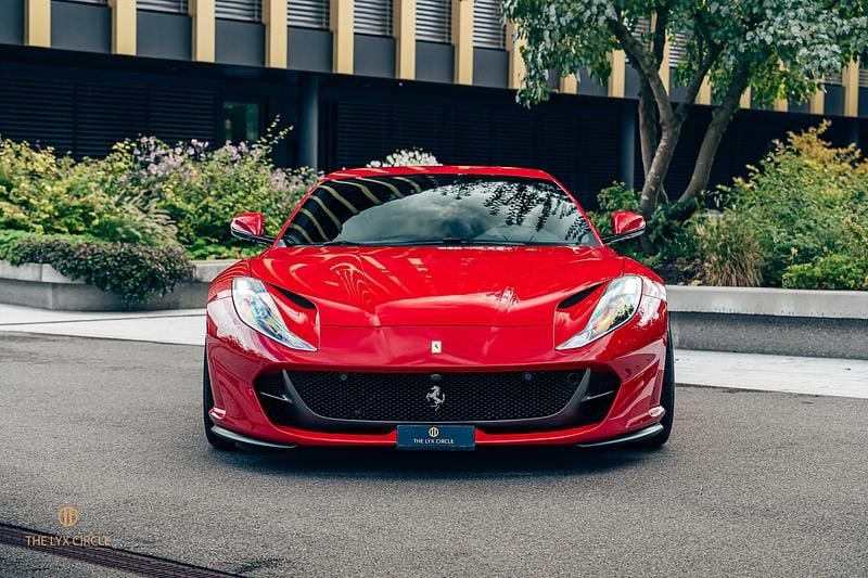Gebraucht Ferrari 812 796 PS (585 kW) 2019