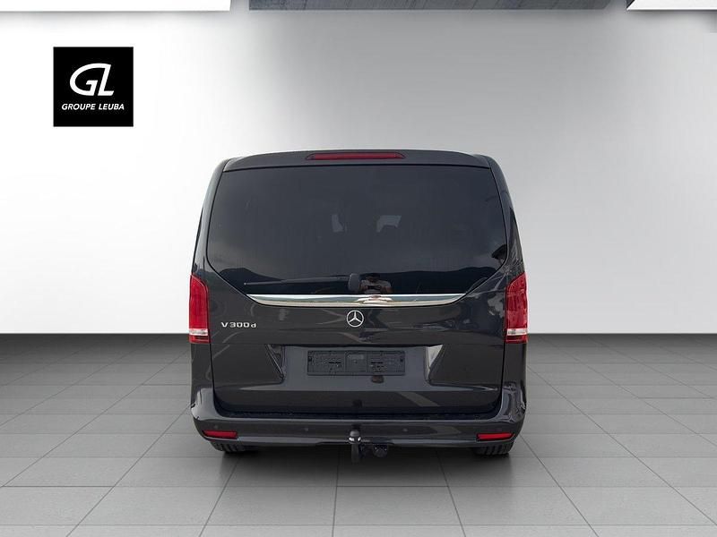 Gebraucht Mercedes V300 239 PS (175 kW) 2022 Grau Van / Kleinbus