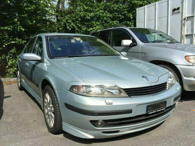 Grau, met. Gebraucht 2002 Renault Laguna II Dynamique Limousine | CHF 1’500 - Bild 1/3