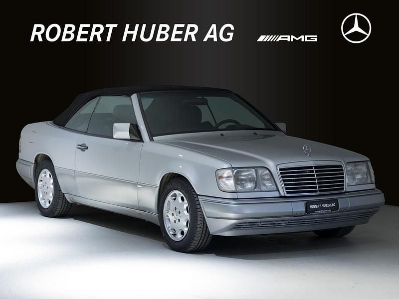 Gebraucht Mercedes E220 150 PS (110 kW) 1995 Silber Cabrio