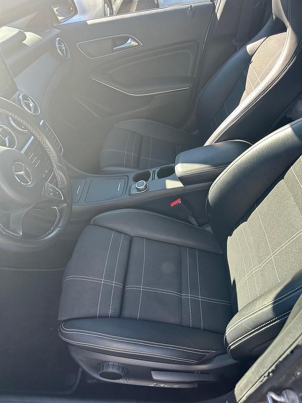 Gebraucht Mercedes GLA250 Urban 211 PS (155 kW) 2016 SUV