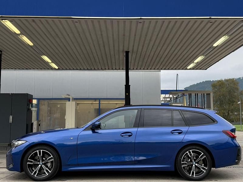 Gebraucht BMW 330 Shadowline 245 PS (180 kW) 2024 Kombi