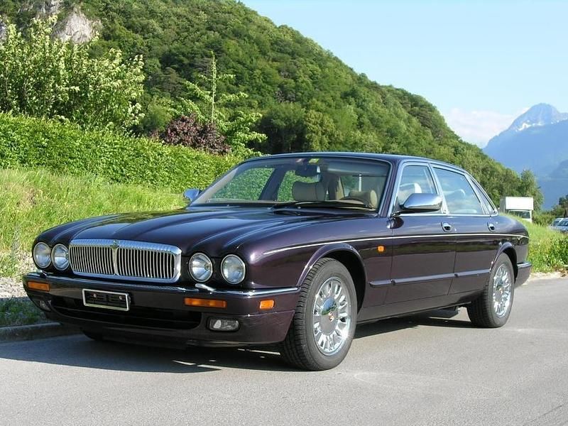 Gebraucht 1996 Daimler Double Six Serie 1 Limousine | CHF 16’900 - Bild 1/4