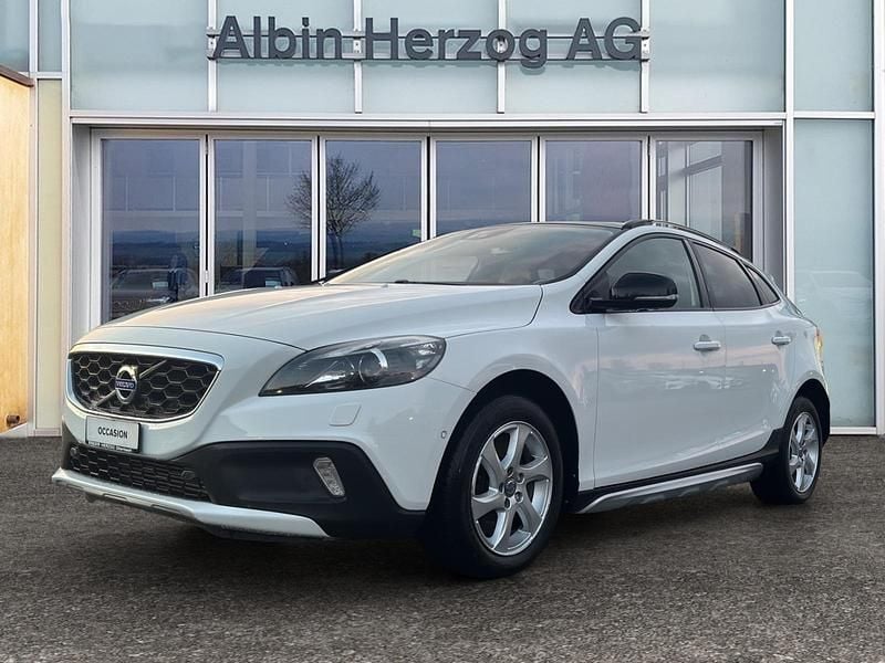 Weiss Gebraucht 2013 Volvo V40 CC Summum Kombi | CHF 13’950 (Superpreis) - Bild 1/4