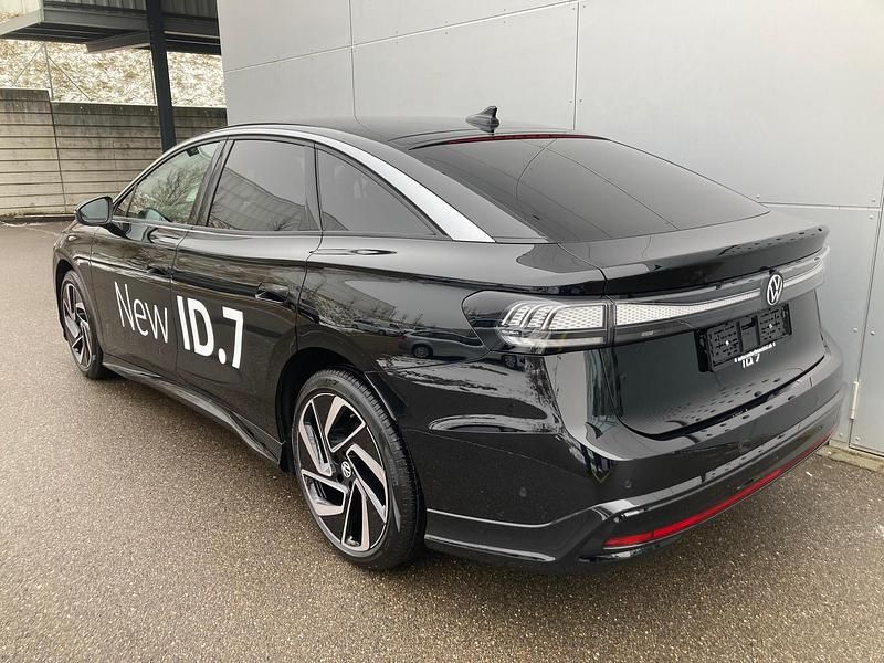 Gebraucht VW ID.7 Pro 210 kW (286 PS) 2023 Mehrfarbig Kleinwagen