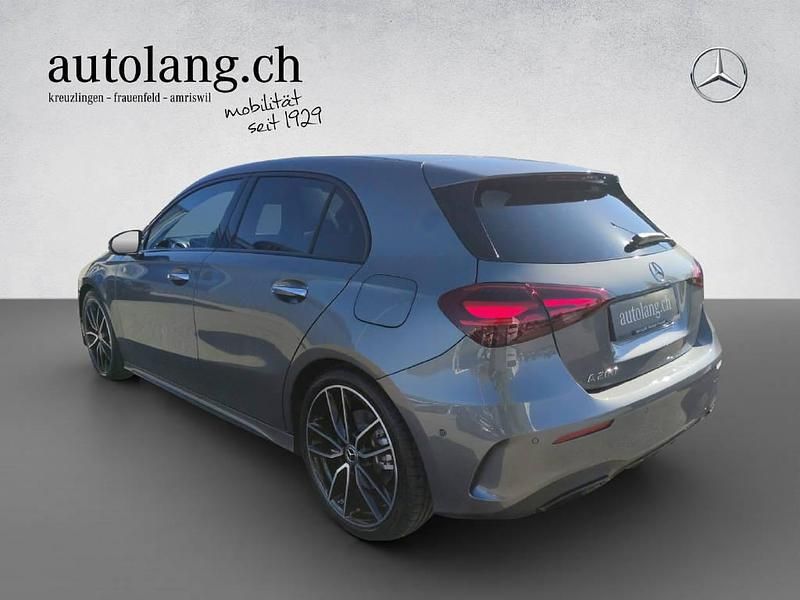 Neu Mercedes A200 AMG line 177 PS (130 kW) 2026 Grau Limousine