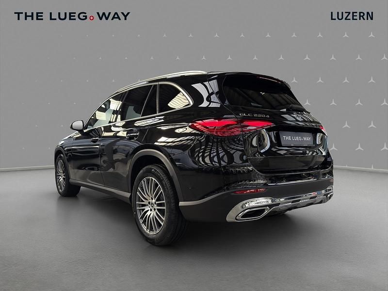 Neu Mercedes GLC220 197 PS (144 kW) 2026 Schwarz SUV