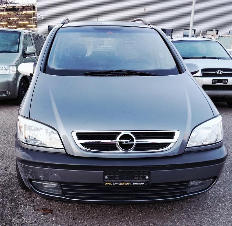 Gebraucht 2004 Opel Zafira Elegance Van / Kleinbus | CHF 1’300 - Bild 1/4