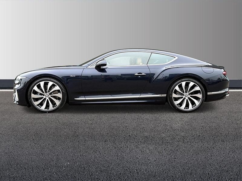 Neu Bentley Continental 680 PS (500 kW) 2025 Coupé