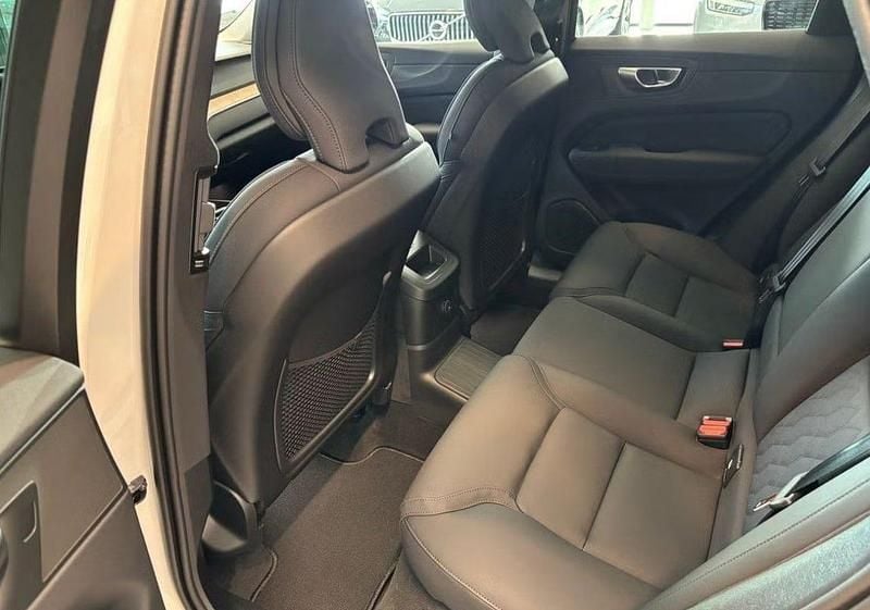 Neu Volvo XC60 Plus 398 PS (292 kW) 2026 SUV