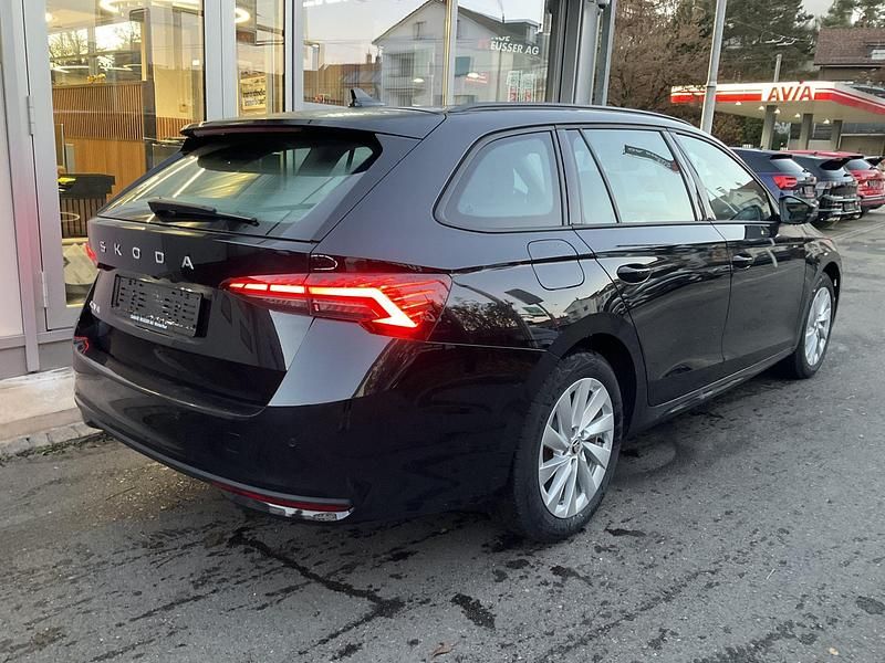 Gebraucht Skoda Octavia Selection 150 PS (110 kW) 2024 Schwarz Kombi