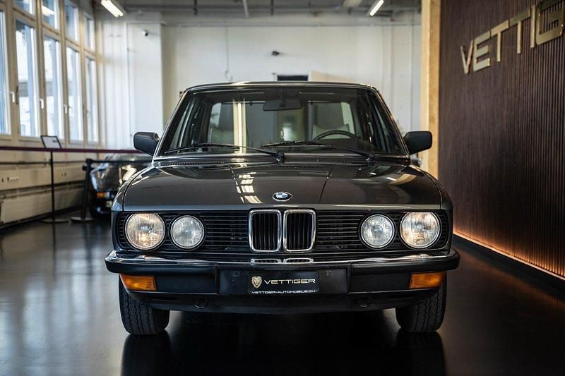 Gebraucht BMW 520 125 PS (91 kW) 1984 Limousine