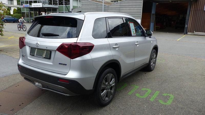 Gebraucht Suzuki Vitara 116 PS (85 kW) 2025 SUV