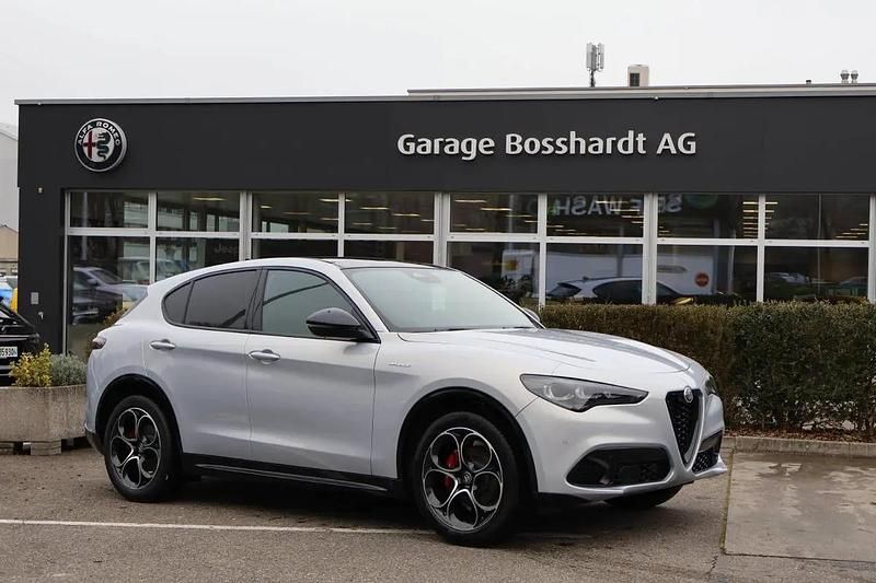 Gray Neu 2025 Alfa Romeo Stelvio Veloce SUV | CHF 64’640 (Fairer Preis) - Bild 1/4