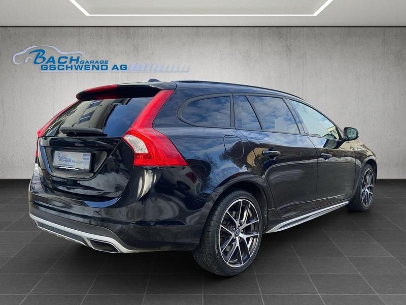 Gebraucht Volvo V60 215 PS (158 kW) 2014 Kombi