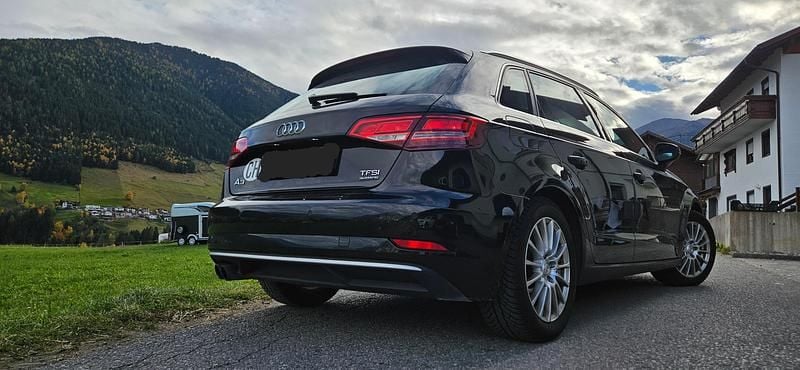 Gebraucht Audi A3 Sport 190 PS (139 kW) 2018 Limousine