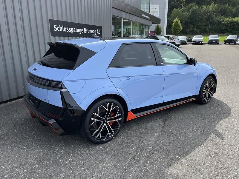 Neu Hyundai Ioniq 478 kW (650 PS) 2025 Blau Kleinwagen