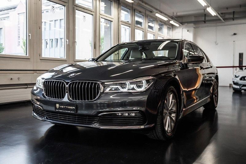 Gebraucht BMW 750 Sport Line 450 PS (330 kW) 2016 Limousine