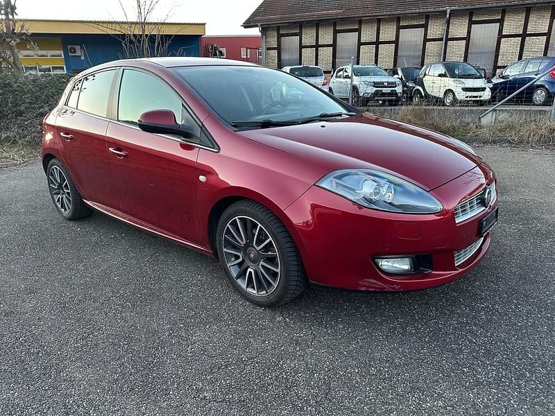 Gebraucht Fiat Bravo Dynamic 140 PS (102 kW) 2011 Kleinwagen
