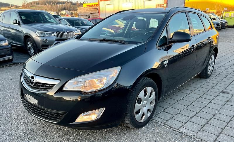 Gebraucht Opel Astra 140 PS (102 kW) 2013