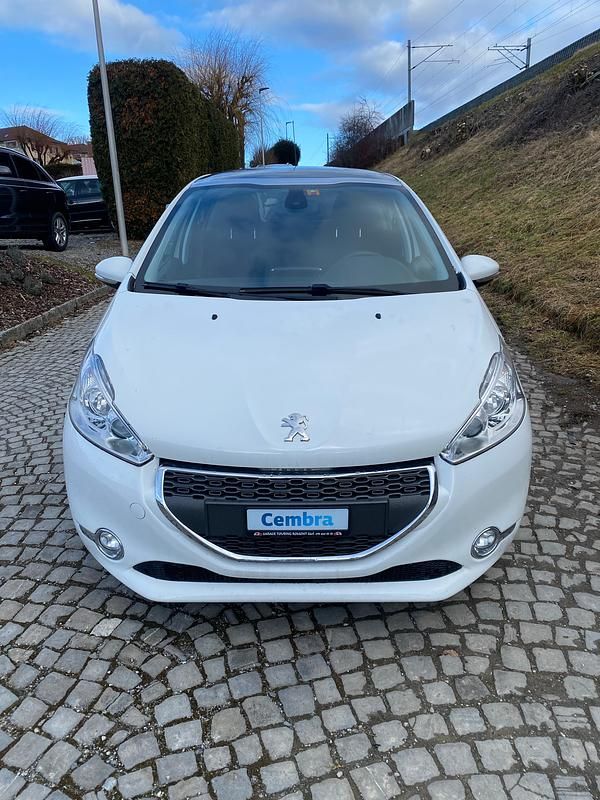 Gebraucht Peugeot 208 120 PS (88 kW) 2013 Kleinwagen