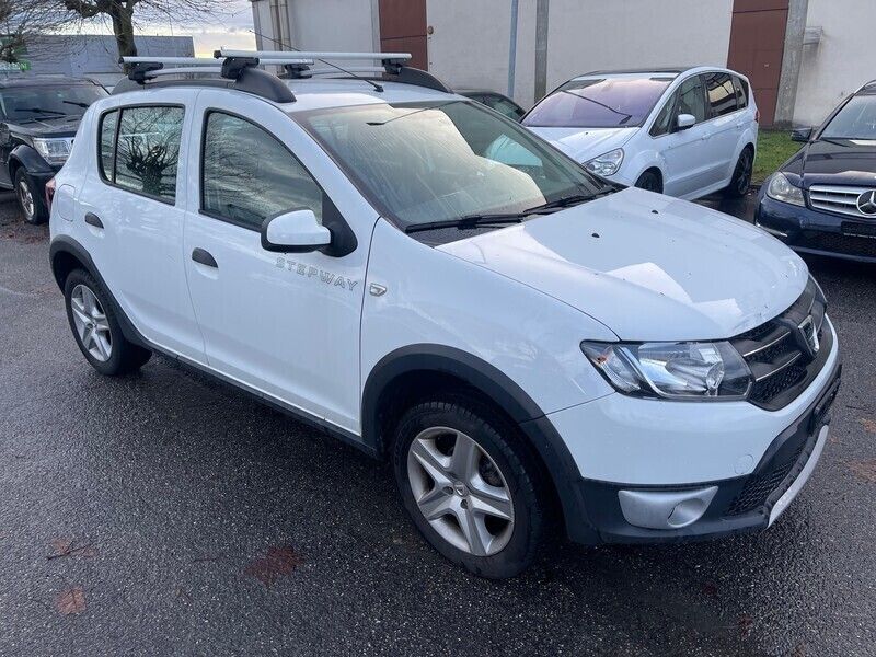 Gebraucht 2016 Dacia Sandero Lauréate Kleinwagen | CHF 5’900 (Fairer Preis) - Bild 1/4