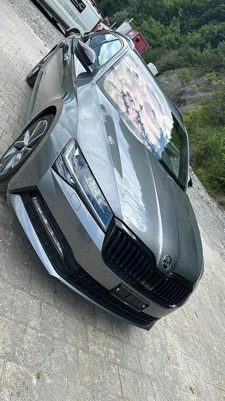 Gebraucht Skoda Superb SportLine 200 PS (147 kW) 2024 Kombi