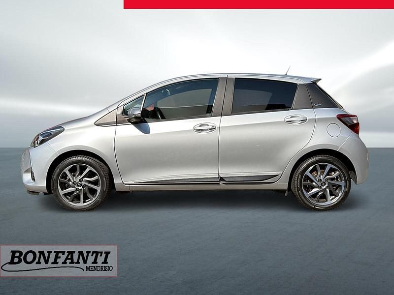 Gebraucht Toyota Yaris Trend 111 PS (81 kW) 2020 Grau Limousine