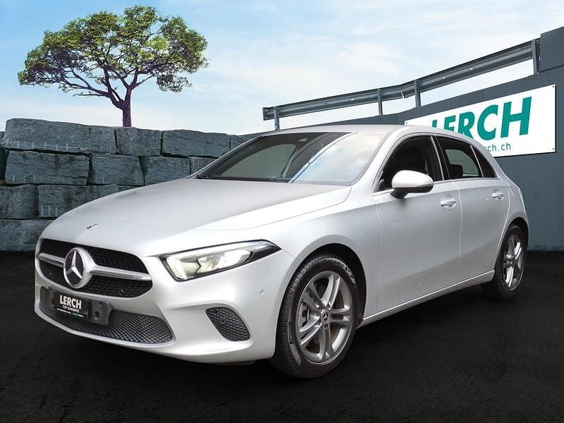 Silber Gebraucht 2020 Mercedes A250 Progressive Limousine | CHF 27’990 (Superpreis) - Bild 1/4