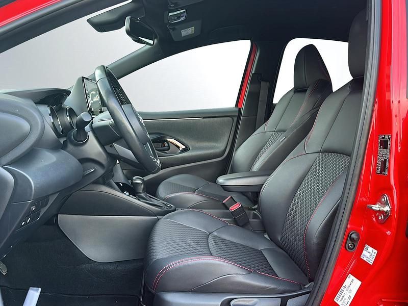 Gebraucht Toyota Yaris Hybrid Edition 130 PS (95 kW) 2020 Rot Limousine