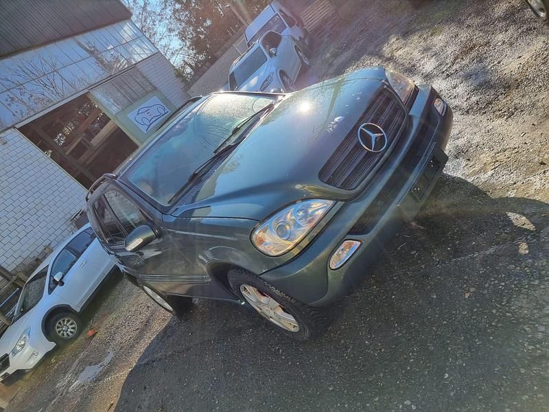 Gebraucht Mercedes ML270 163 PS (119 kW) 2003 SUV