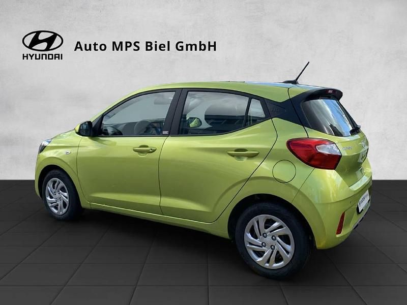 Neu Hyundai i10 63 PS (46 kW) 2025 Gelb Kleinwagen
