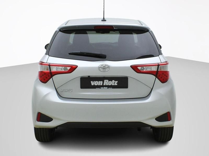 Gebraucht Toyota Yaris 111 PS (81 kW) 2020