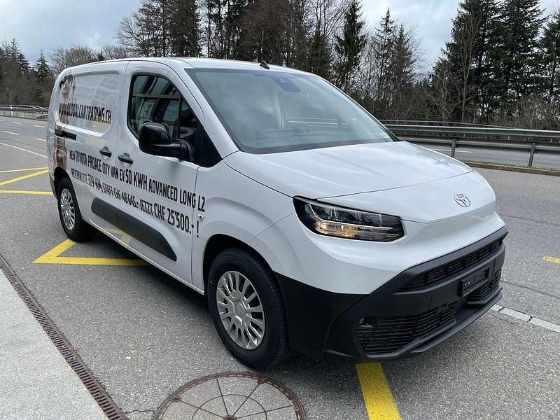 Neu Toyota Proace City Advance 100 kW (136 PS) 2025 Van / Kleinbus