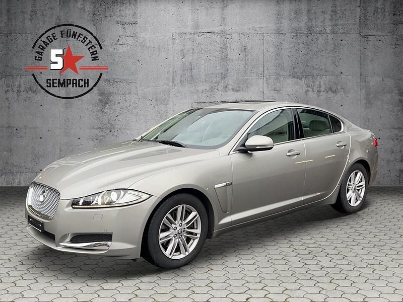 Beige Gebraucht 2013 Jaguar XF Premium Luxury Limousine | CHF 18’900 - Bild 1/4