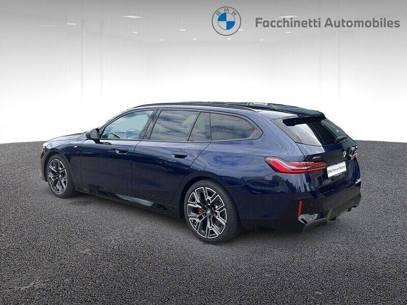 Gebraucht BMW 540 M Sport 303 PS (222 kW) 2025 Blau Kombi