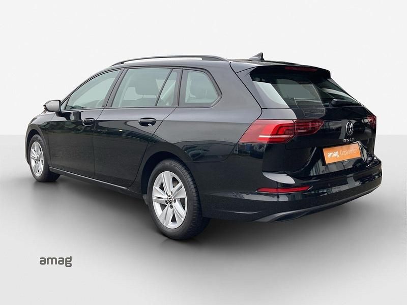 Gebraucht VW Golf VIII Life 150 PS (110 kW) 2025 Grenadill black metallic Kombi