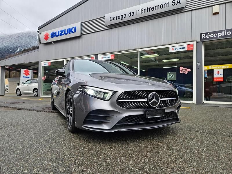 Gebraucht Mercedes A180 AMG line 136 PS (100 kW) 2022