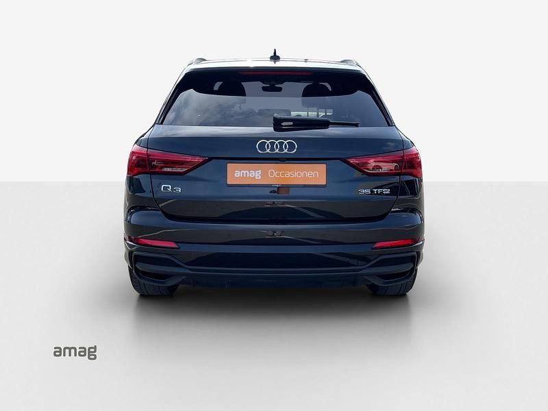 Gebraucht Audi Q3 Attraction 150 PS (110 kW) 2024 Mythosschwarz metallic SUV