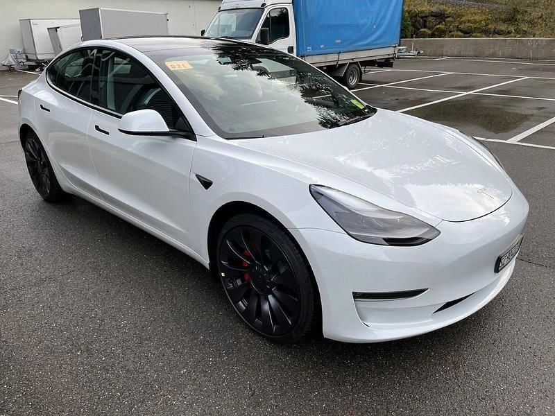 Neu Tesla Model 3 Performance 377 kW (513 PS) 2025 Limousine