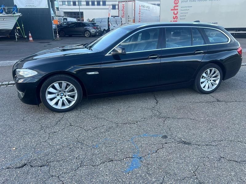 Gebraucht BMW 530 258 PS (189 kW) 2013 Kombi