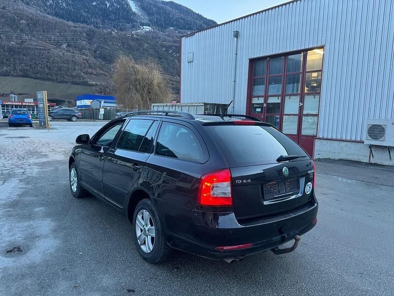 Gebraucht Skoda Octavia 105 PS (77 kW) 2012 Kombi