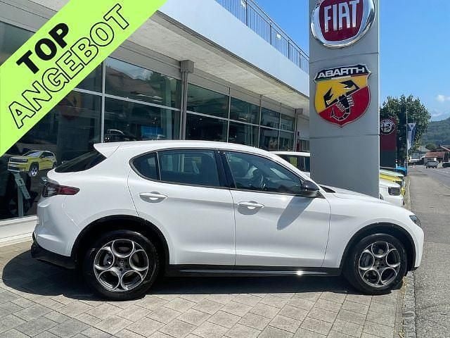 Weiss Gebraucht 2024 Alfa Romeo Stelvio Sprint SUV | CHF 52’390 - Bild 1/4