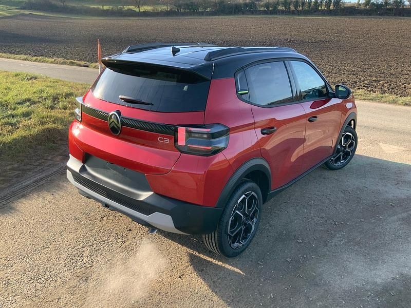 Neu Citroën C3 110 PS (80 kW) 2025 Bordeaux Limousine