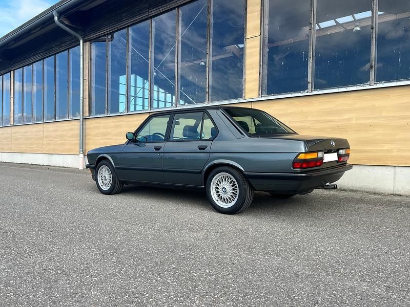 Gebraucht BMW 520 129 PS (94 kW) 1988