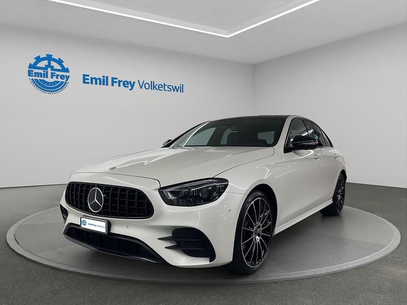 Weiss Gebraucht 2021 Mercedes E220 AMG line Limousine | CHF 45’900 (Etwas zu teuer) - Bild 1/4